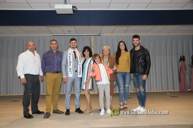 MIRIAM G�?MEZ Y ALEJANDRO BELL�?S MISS Y MISTER COSMOS CASTELLON