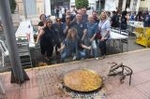 Centenars de veïns es reuneixen en el Concurs de Paelles