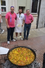 Centenars de veïns es reuneixen en el Concurs de Paelles