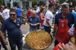 Centenars de veïns es reuneixen en el Concurs de Paelles