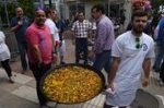 Centenars de veïns es reuneixen en el Concurs de Paelles
