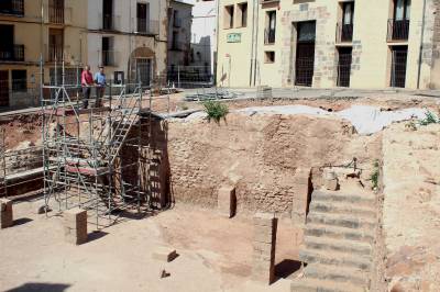 L'Ajuntament inicia la reconstrucci d'un dels murs de la plaa de la Sinagoga