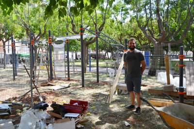 El Ayuntamiento de la Vall d'Uix instala una zona de workout en la plaza del Parque 