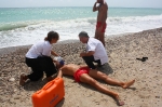 El servei de socorrisme de la platja d'Almassora completa en nou minuts el rescat simulat d'un banyista