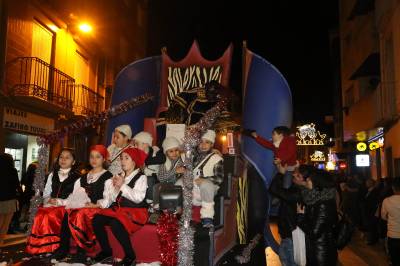 Brillante y participativa Cabalgata de Reyes en la capital de l'Alcalatn