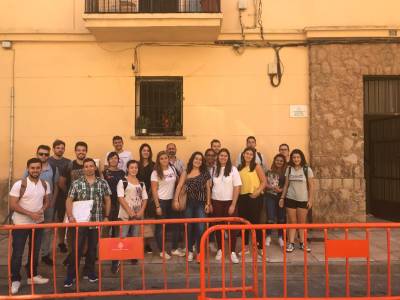 Alumnado del Grado en Arquitectura Técnica de la UJI estudia un edificio de viviendas sociales del Ayuntamiento de Castelló