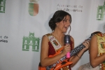 Les festeres reben la pleitesia del poble de Les Alqueries