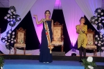 Les festeres reben la pleitesia del poble de Les Alqueries