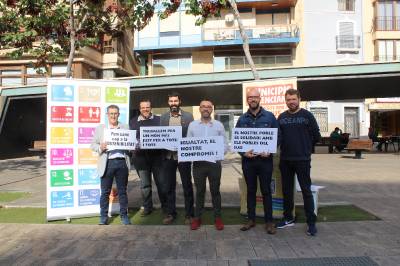 L'alcalde Jos Benlloch, i el regidor de Cooperaci i Integraci, Alvaro Escorihuela, han inaugurat la VIII Fira de la Solidaritat i el Voluntariat