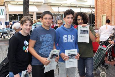 El IES Jaume I vuelve a sacar su trabajo por proyectos a la calle para concienciar sobre los residuos plsticos