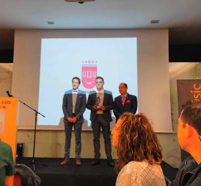 L?Ajuntament de Cabanes rep el premi so de la Plana per part de la F​Ederaci de Societat Musicals