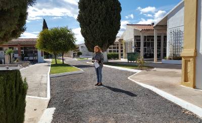 El Ayuntamiento de la Vall d'Uix acondiciona el cementerio municipal para Todos los Santos