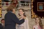 Mar Zamora y Anne Alós proclamadas Reinas Falleras de Borriana en un CMC La Mercè entregado y a rebosar