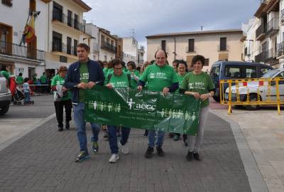 Ms de 200 personas participan en Les Useres en una marcha a favor de la lucha contra el cncer