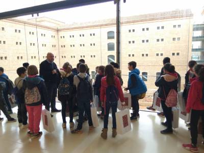 Els escolars de Nules coneixen de prop l'Acadmia Valenciana de la LLengua