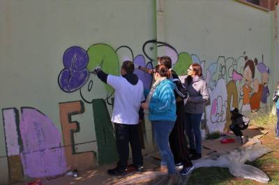 Centenars de vens i venes de Borriana mostren la seua implicaci en la lluita contra la violncia masclista a travs del projecte artstic ?La Comunitat?