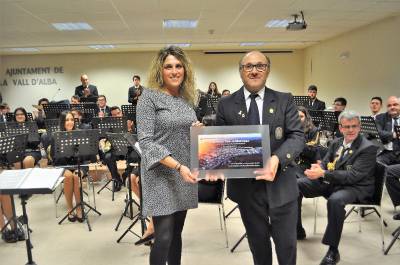 El Ayuntamiento de Valld?Alba homenajea al director de la banda de msica por sus 25 aos de trayectoria con motivo de Santa Cecilia