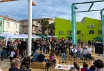 La fira de nadal d'Almenara ompli la plaça del mercat