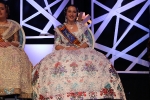 El barri València exalta a Alba Redón y Laia Orenga