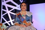 El barri València exalta a Alba Redón y Laia Orenga