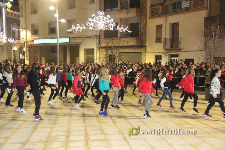 Concurrido Flash Mobe Navideño de On! Dance para despedir el año en Alcora