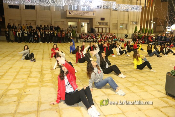 Concurrido Flash Mobe Navideño de On! Dance para despedir el año en Alcora