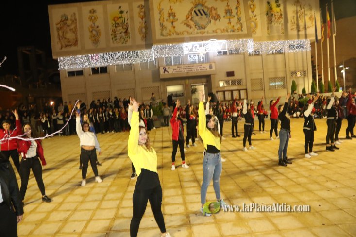 Concurrido Flash Mobe Navideño de On! Dance para despedir el año en Alcora