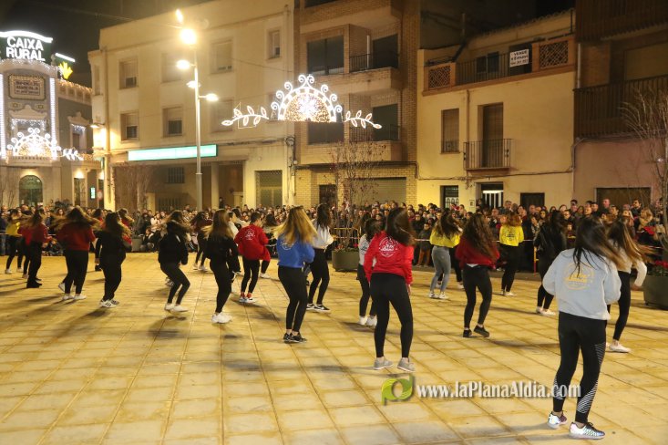 Concurrido Flash Mobe Navideño de On! Dance para despedir el año en Alcora