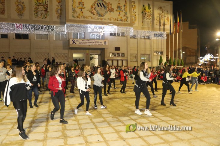 Concurrido Flash Mobe Navideño de On! Dance para despedir el año en Alcora