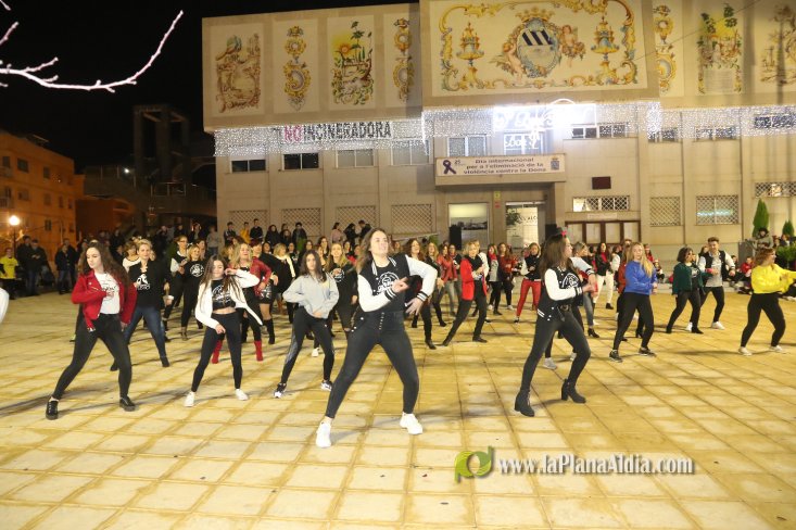 Concurrido Flash Mobe Navideño de On! Dance para despedir el año en Alcora