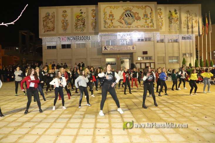 Concurrido Flash Mobe Navideño de On! Dance para despedir el año en Alcora