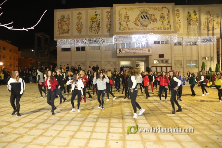 Concurrido Flash Mobe Navideño de On! Dance para despedir el año en Alcora