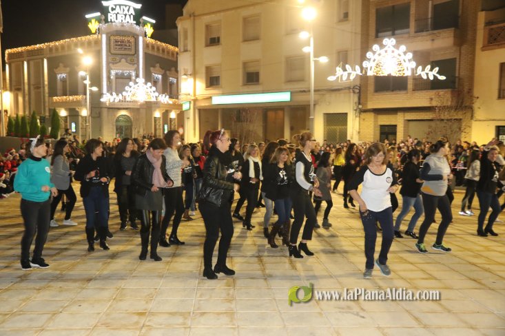 Concurrido Flash Mobe Navideño de On! Dance para despedir el año en Alcora
