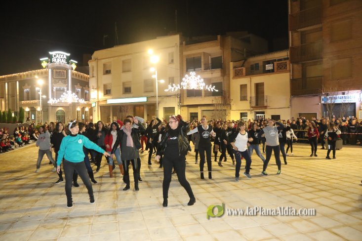 Concurrido Flash Mobe Navideño de On! Dance para despedir el año en Alcora
