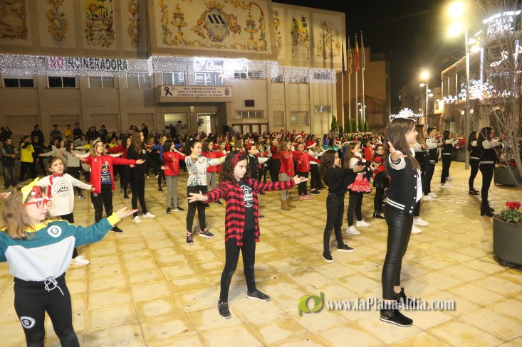 Concurrido Flash Mobe Navideño de On! Dance para despedir el año en Alcora