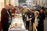 Burriana reparte 3.000 bocadillos en la popular Font del Vi