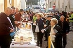 Burriana reparte 3.000 bocadillos en la popular Font del Vi