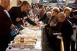 Burriana reparte 3.000 bocadillos en la popular Font del Vi