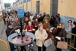 Burriana reparte 3.000 bocadillos en la popular Font del Vi