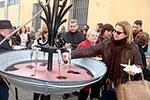 Burriana reparte 3.000 bocadillos en la popular Font del Vi