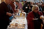 Burriana reparte 3.000 bocadillos en la popular Font del Vi