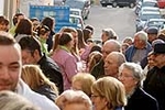 Burriana reparte 3.000 bocadillos en la popular Font del Vi