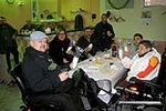 Burriana reparte 3.000 bocadillos en la popular Font del Vi