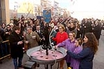 Burriana reparte 3.000 bocadillos en la popular Font del Vi