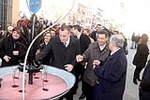 Burriana reparte 3.000 bocadillos en la popular Font del Vi