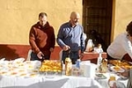 Burriana reparte 3.000 bocadillos en la popular Font del Vi