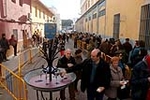 Burriana reparte 3.000 bocadillos en la popular Font del Vi