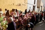 Burriana reparte 3.000 bocadillos en la popular Font del Vi