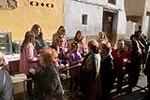 Burriana reparte 3.000 bocadillos en la popular Font del Vi