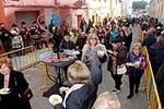 Burriana reparte 3.000 bocadillos en la popular Font del Vi